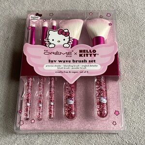 NIP The Crème Shop Hello Kitty Luv Wave Brush Set